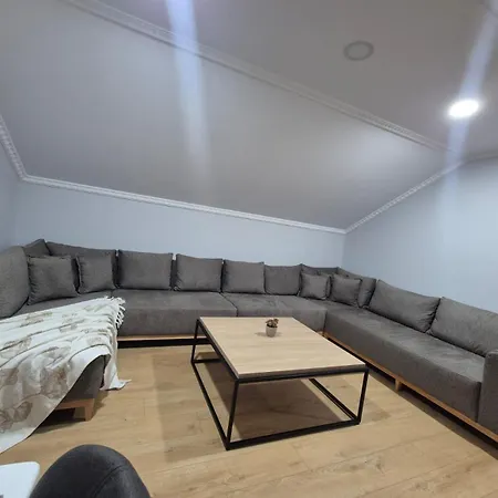Flova Apartment Valias